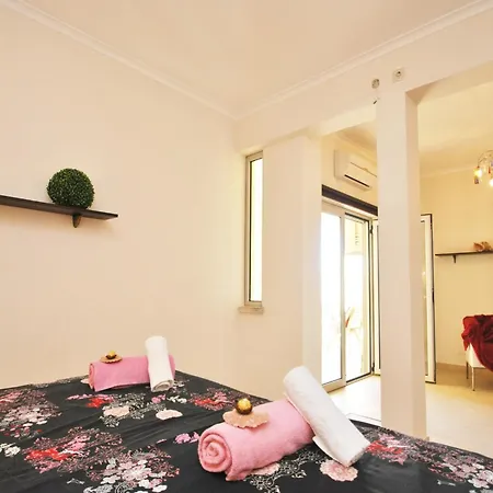 Villa In Montechoro Near Golden Beaches Albufeira