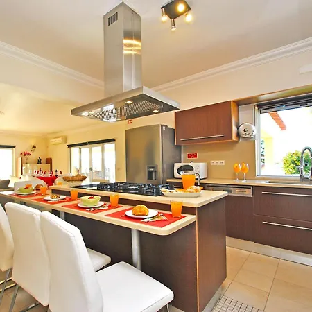 Villa In Montechoro Near Golden Beaches Vila Albufeira